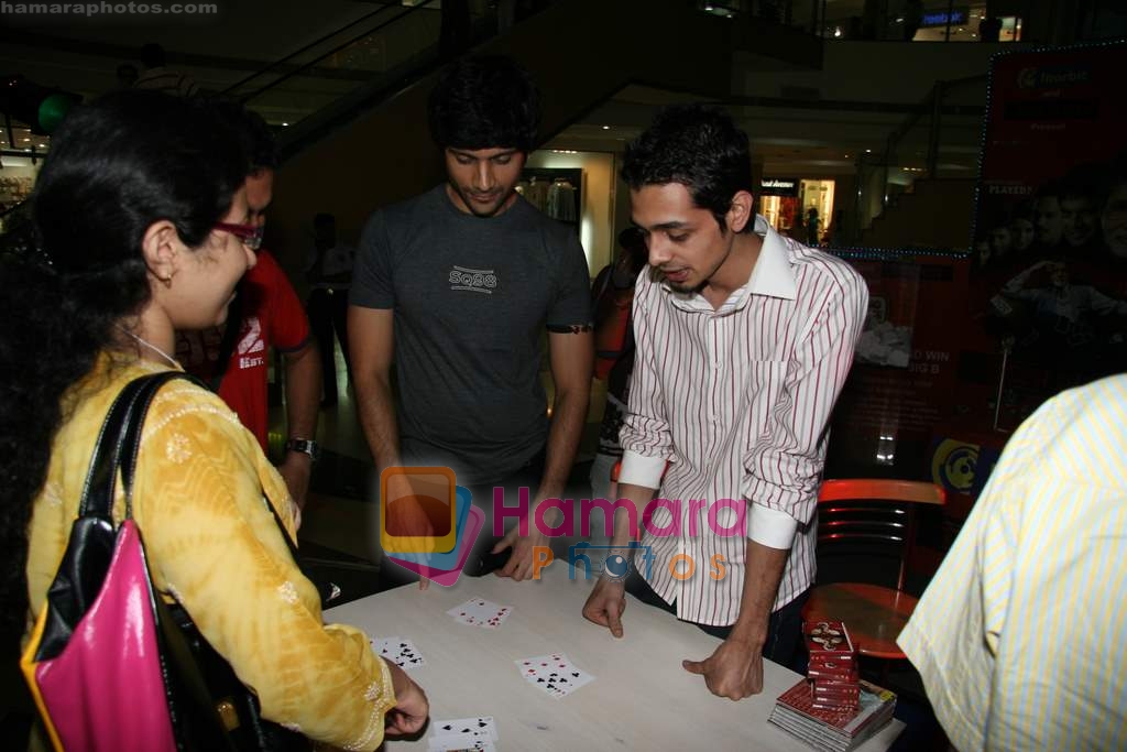 Dhruv Ganesh, Vaibhav Talwar at a promotional event in Oberoi Mall, Goregaon on 26th Feb 2010 
