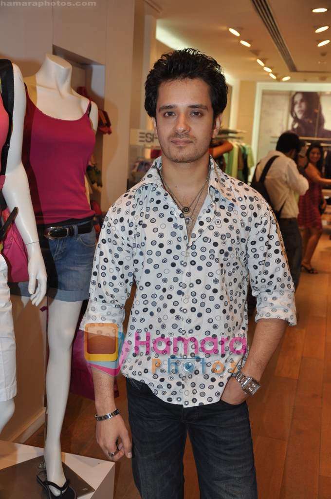 Raghav Sachar at Esprit strore new collection launch in Bandra on 26th Feb 2010 