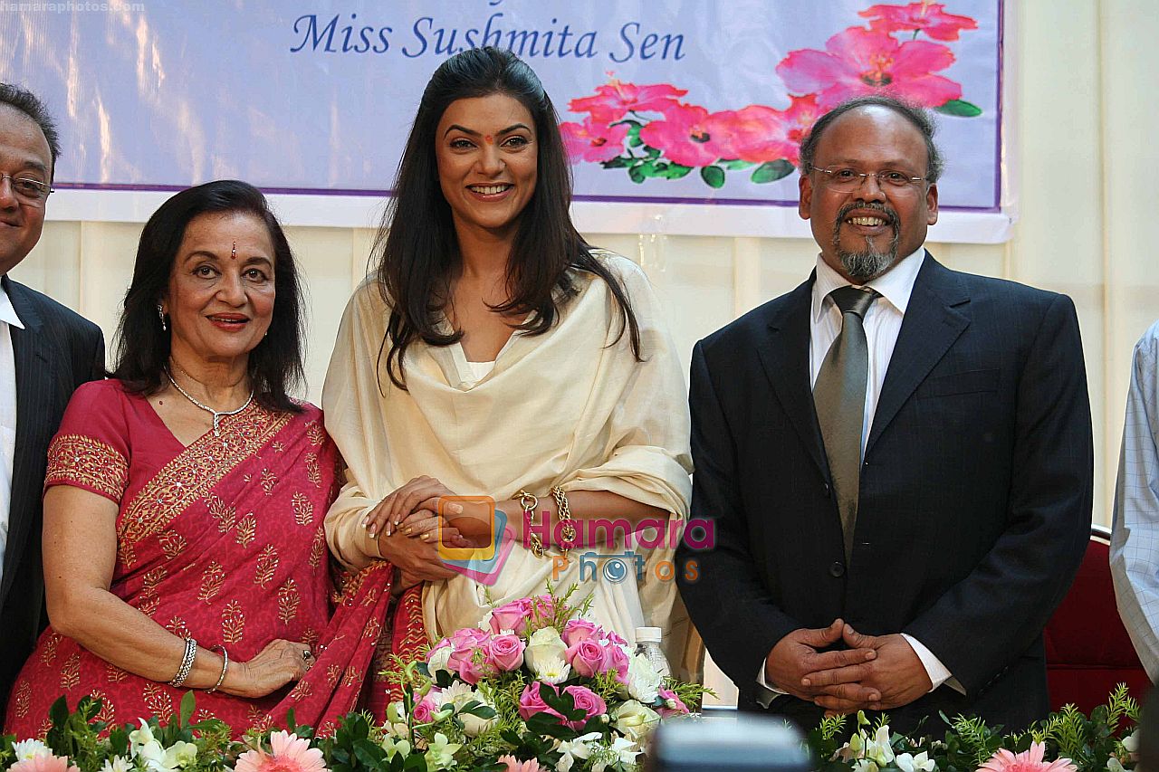 Sushmita Sen inaugurates Cosmetic Surgery Dept at Asha Parekh Hospital~0