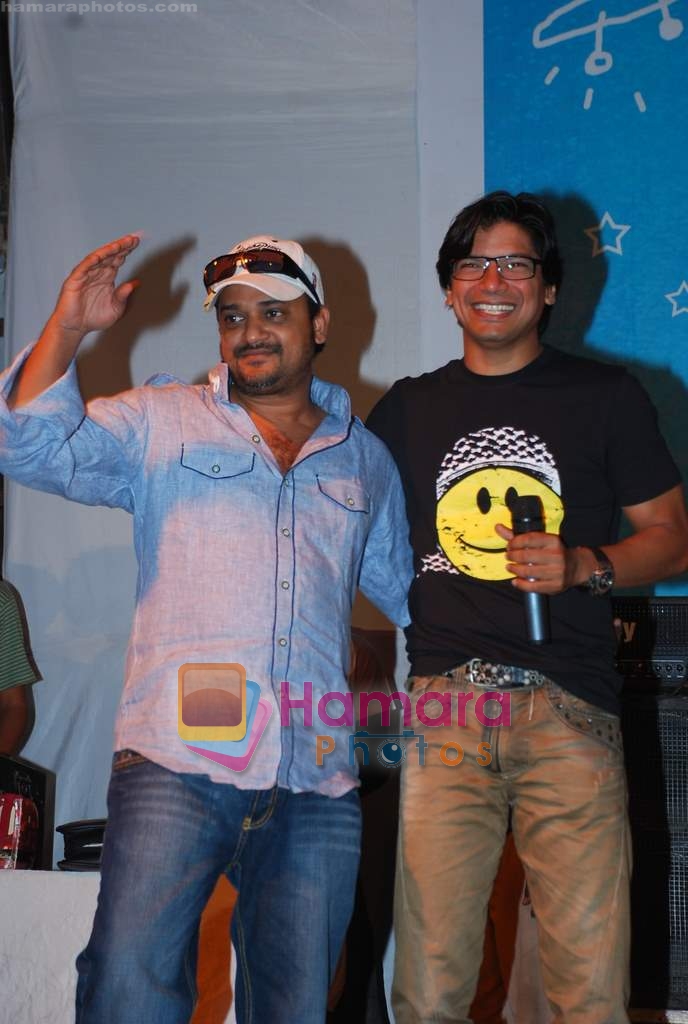 Shaan at Jaane Kahan Se Aayi Hai star cast at Euphoria College fest in NM College, Juhu on 4th March 2010 