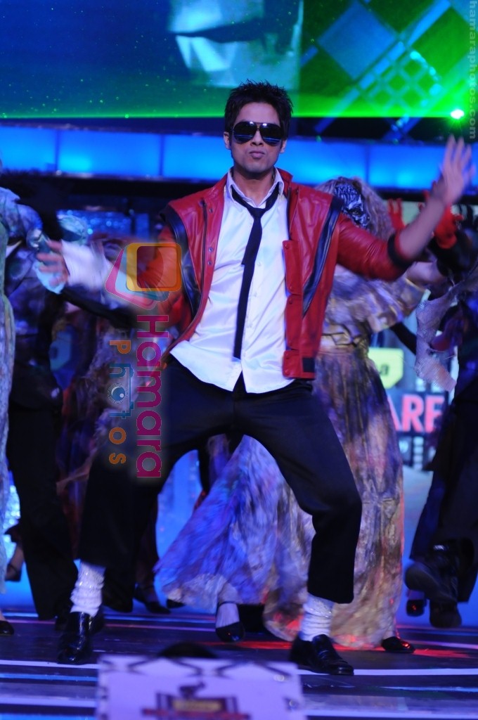 Shahid Kapoor's tribute to micheal jackson at 55th Idea Filmfare Awards in Mumbai on 4th March 2010 