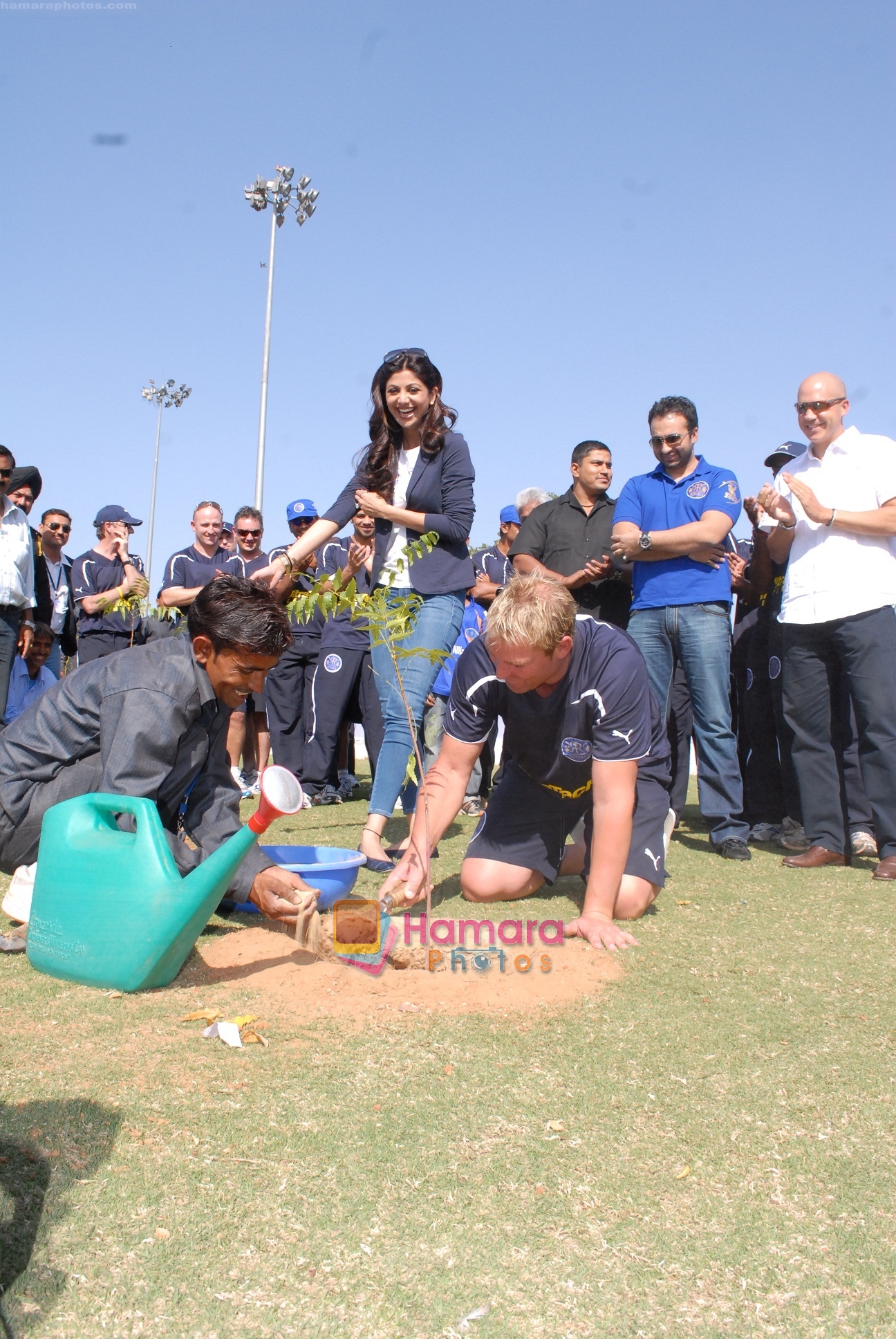 Shilpa Shetty, Raj Kundra, Shane Warne planting a tree at Sawai Mansingh Stadium, Jaipur on 7th March 2010