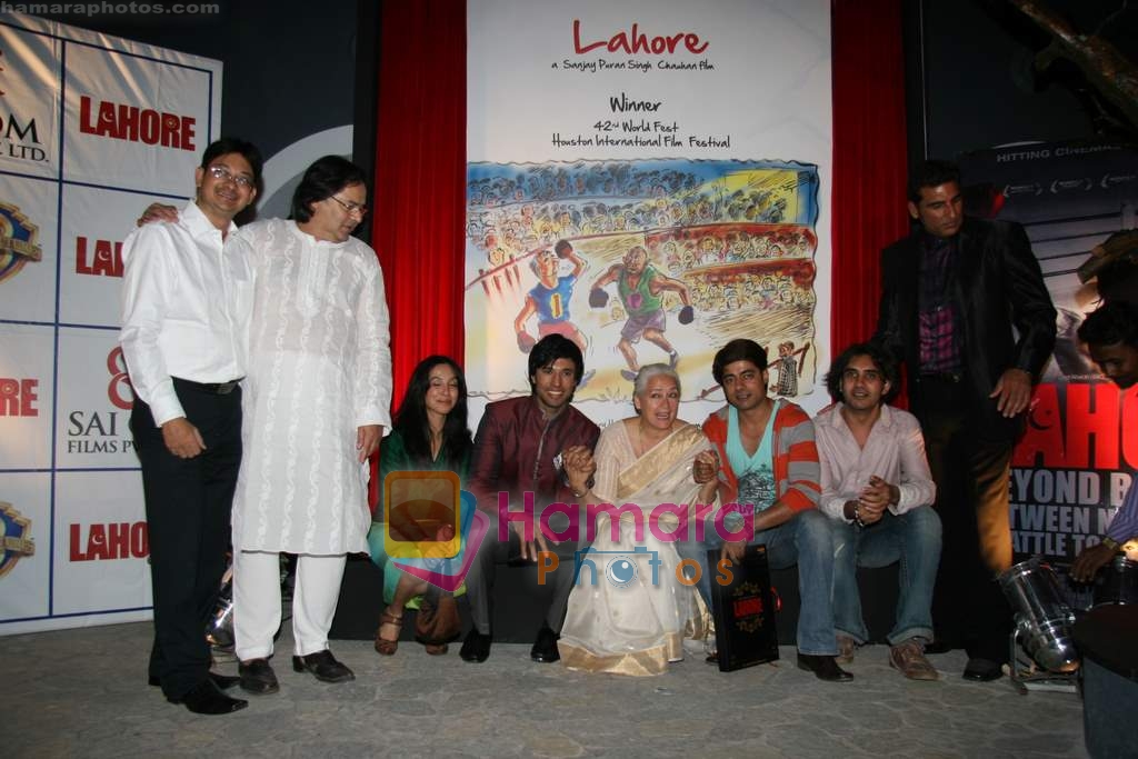 Shraddha Nigam, Aanaahad, Sanjay Puran, Nafisa Ali, Sushant, Mukesh, Farooq at Warner Bros Lahore film music launch in Jail restaurant, Near Kokilaben Hospital  on 9th March 2010 