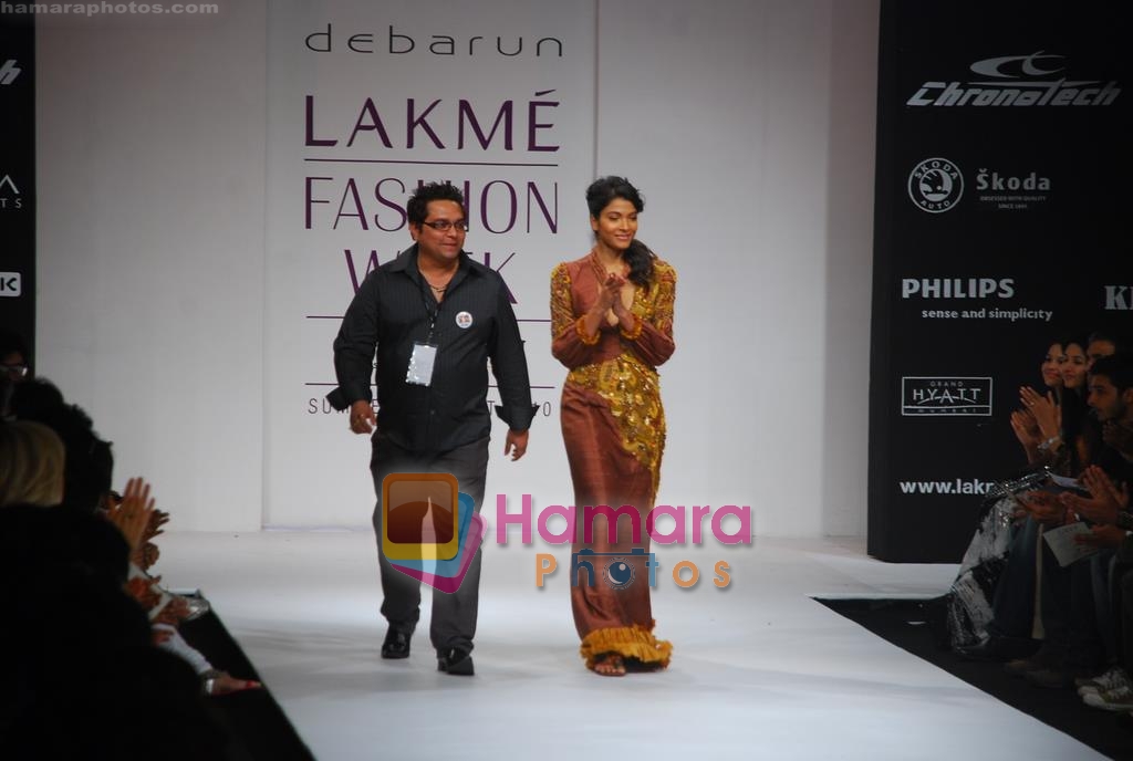 Model walks the ramp for Debarun Show at LIFW 2010 Day 5 in Grand Hyatt, Mumbai on 9th March 2010 