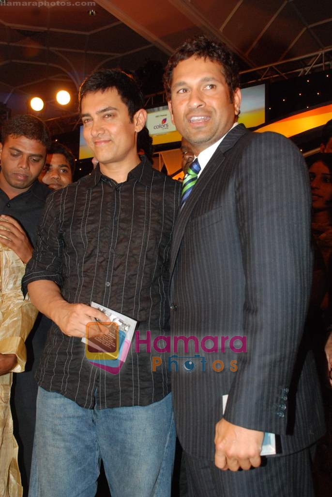 Aamir Khan, Sachin Tendulkar at CNN IBN heroes event in Trident, Mumbai on 10th March 2010 