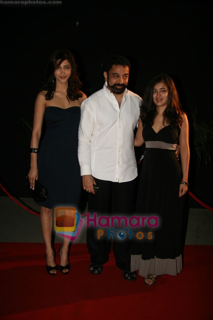 Kamal Hassan, Shruti Hassan at Alice in wonderland premiere in Big Cinema, Mumbai on 10th March 2010 