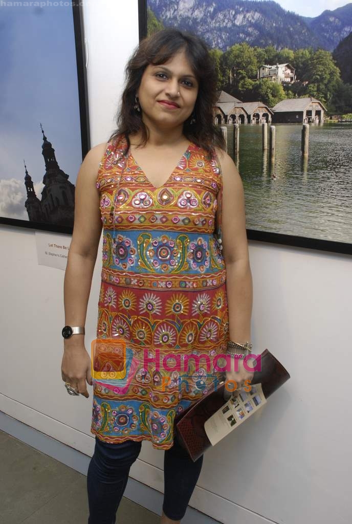 Ananya Banerjee at Dr Batra art exhibition in NCPA on 17th March 2010 