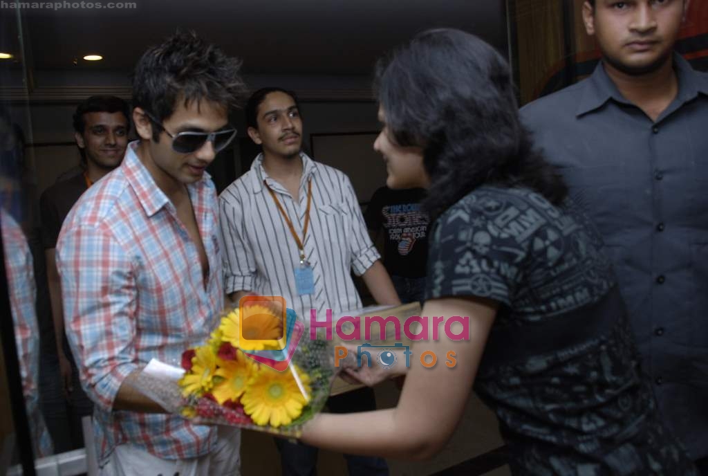 Shahid Kapoor promotes film Pathshala at Radio City, Bandra on 18th March 2010