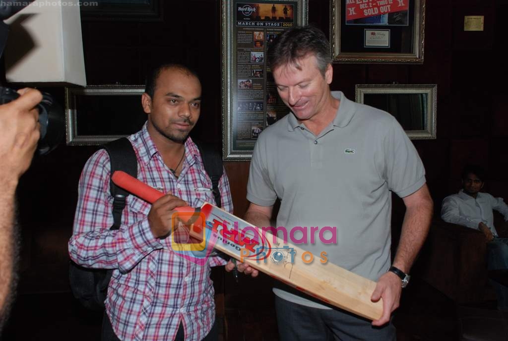 Steve Waugh launches 6up mobile game in Hard Rock Cafe on 20th March 2010 