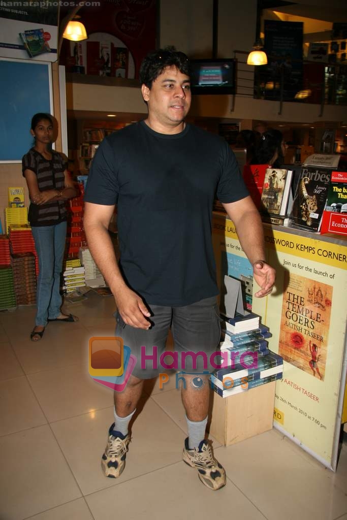 Cyrus Broacha at Ahmed Faiyaz book launch in Crossword, kemps corner on 24th March 2010 