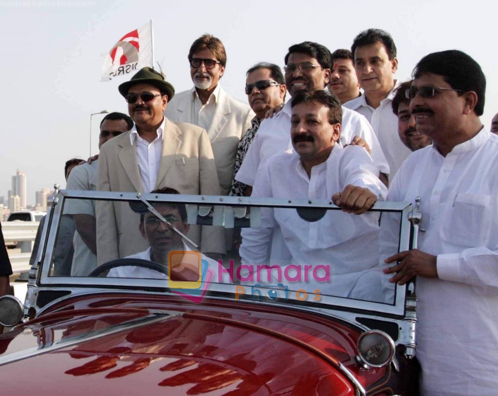 Amitabh Bachchan inaugurates Sea Link phase 2 in Worli, Mumbai on 24th March 2010 