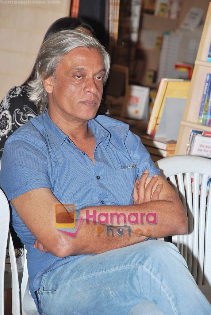Sudhir Mishra at the book launch of Aatish Taseer in Crossword, Kemps Corner on 26th March 2010 