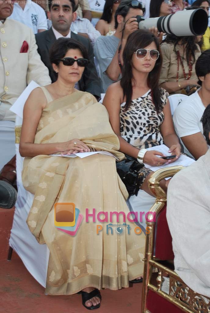 Neetu Chandra at D B Realty Southern Command Polo Cup Match in Mahalaxmi Race Coarse on 27th March 2010 