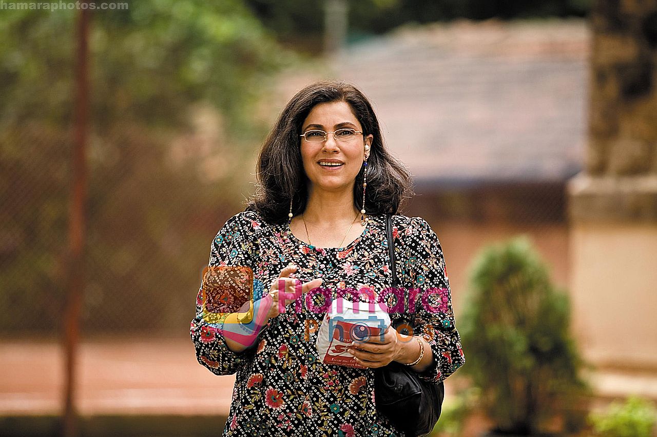 Dimple Kapadia in the still from movie Tum Milo Toh Sahi 