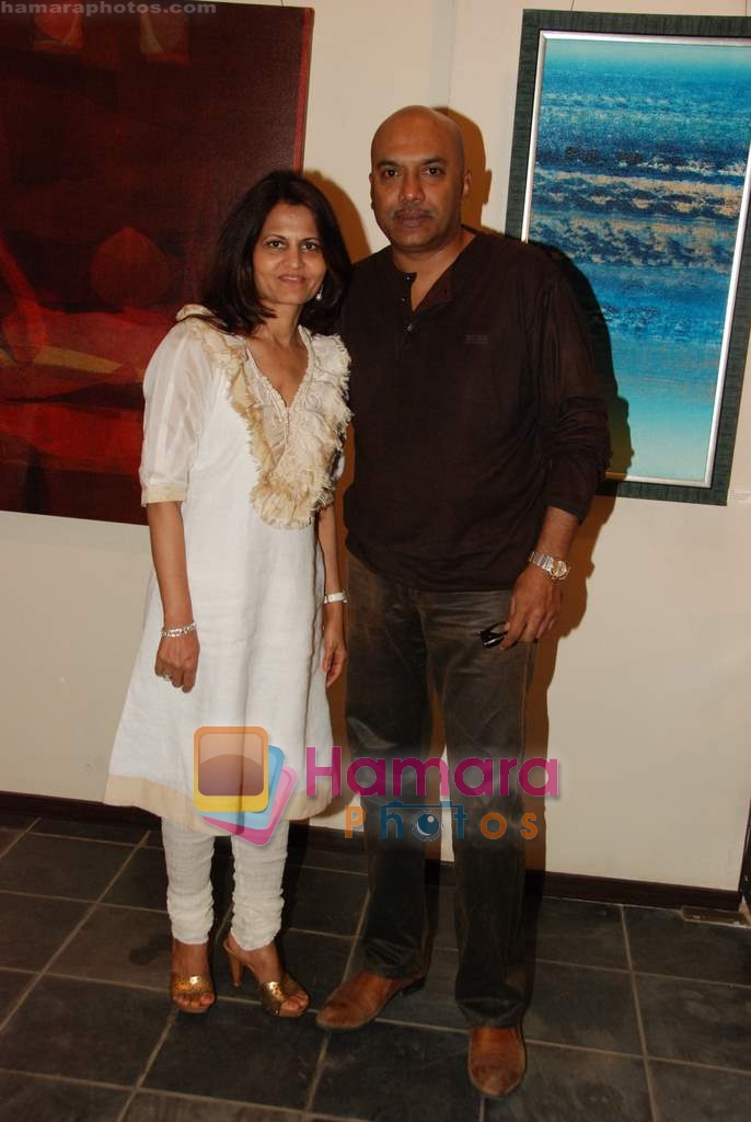 usha aggarwal at Prabhakar Kolte's exhibition in Point of View, Colaba on 2nd April 2010 