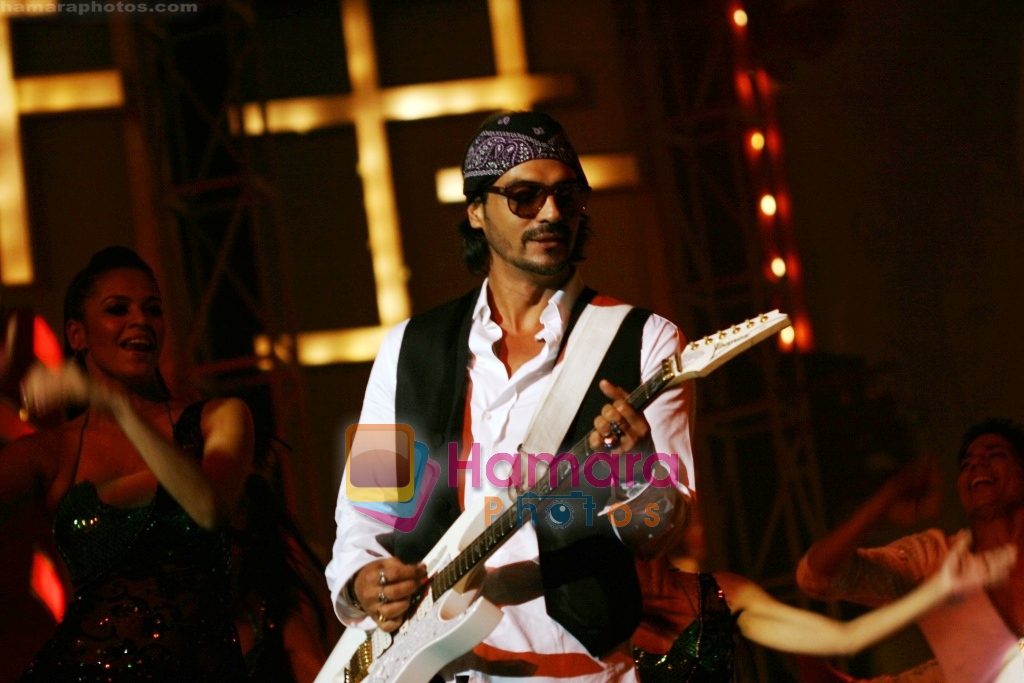 Arjun Rampal-Strings & Glares at Vivel Soap presents Star Cintaa Superstars ka Jalwa in Mumbai on 6th April 2010