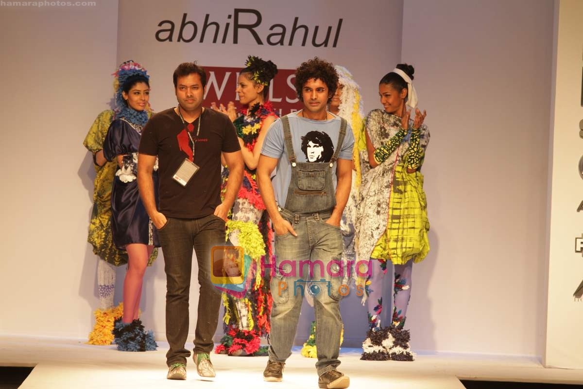 Model walk the ramp for Abhi Rahul Show at Wills India Fashion Week 2010 Day 3 on 27th March 2010 