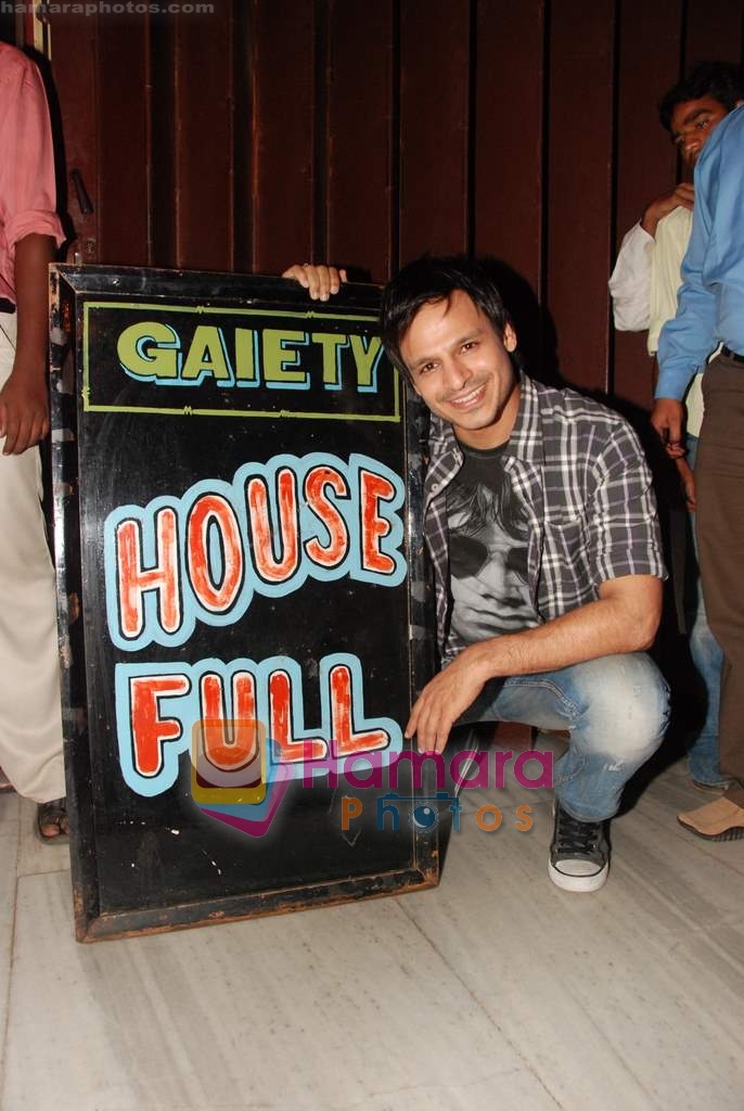 Vivek Oberoi promotes Prince at Gaiety in Bandra on 9th April 2010 