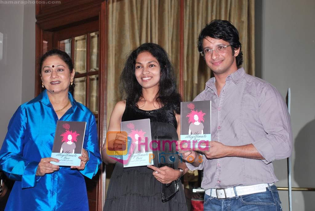 Aruna Irani, Sharman Joshi at the launch of Sharda Sunder's book in Nehru on 10th April 2010 