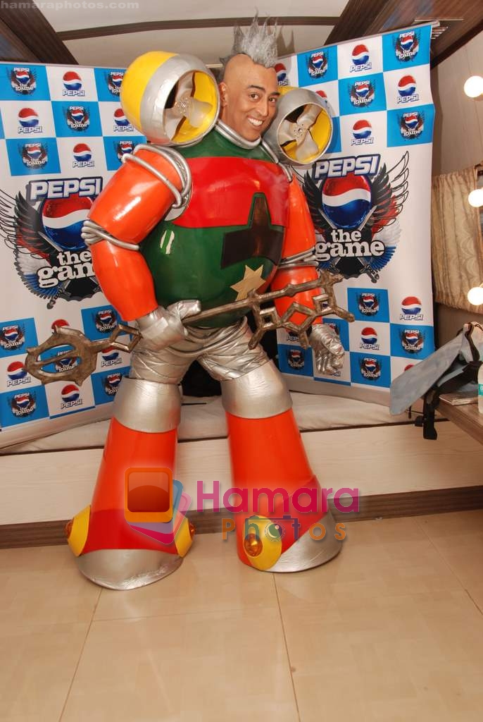 Vindu Dara Singh promotes Pepsi the game in Film City on 12th April 2010 