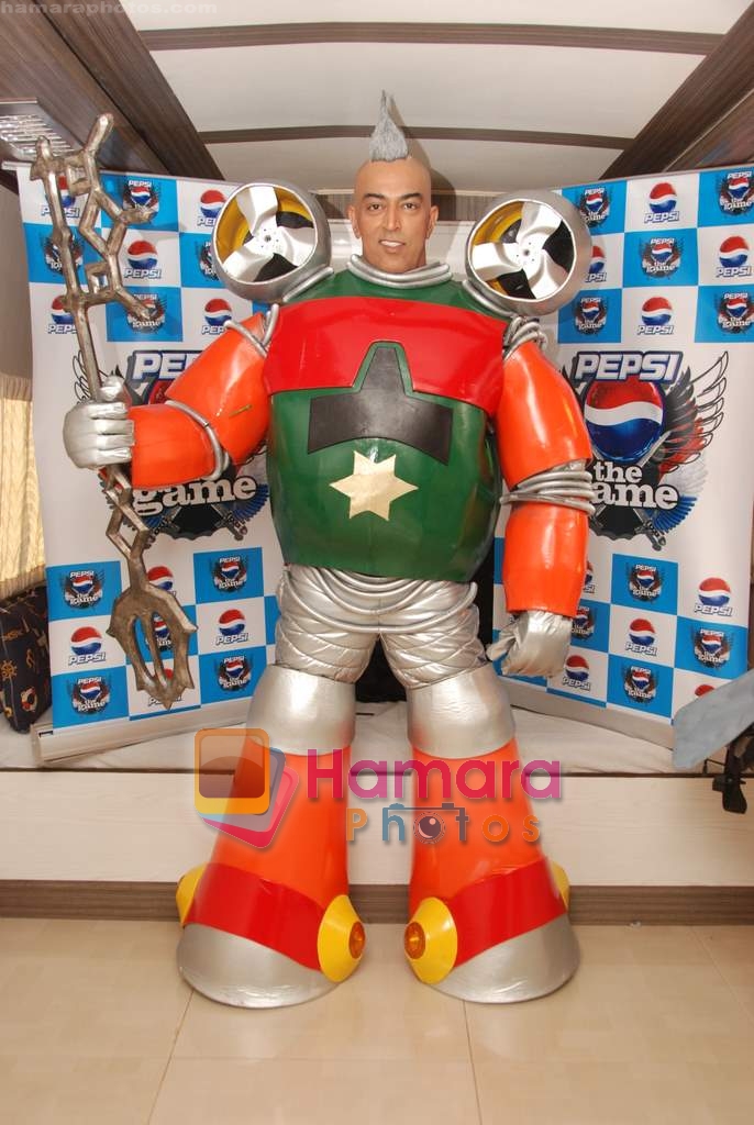 Vindu Dara Singh promotes Pepsi the game in Film City on 12th April 2010 