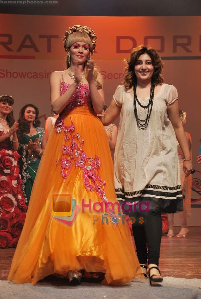 Archana Kocchar at Bharat & Dorris hair and makeup fashion week Grand finale on 13th April 2010 ~0