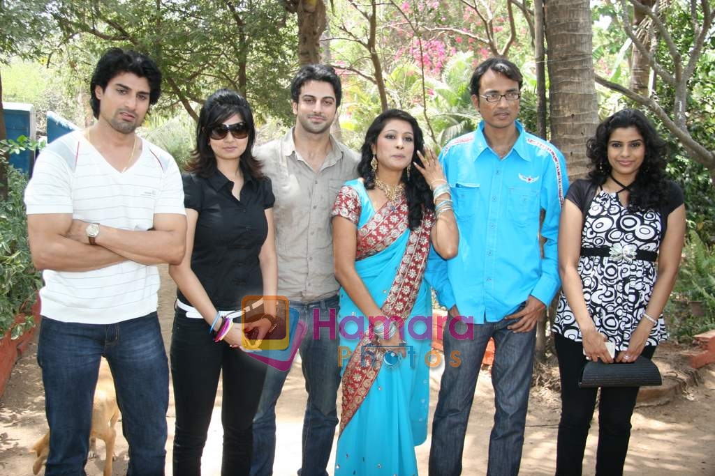 Kalpana Mathur, Rajbir Singh, Gagan Kang, Aijaz Ahmed, Aabha Paul at Who's There film mahurat in Madh on 14th April 2010 