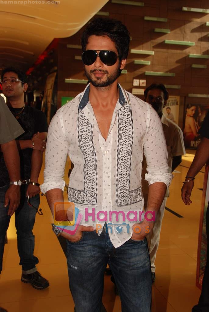 Shahid Kapoor at the promotion of Paathshala in Cinemax on 16th April 2010 