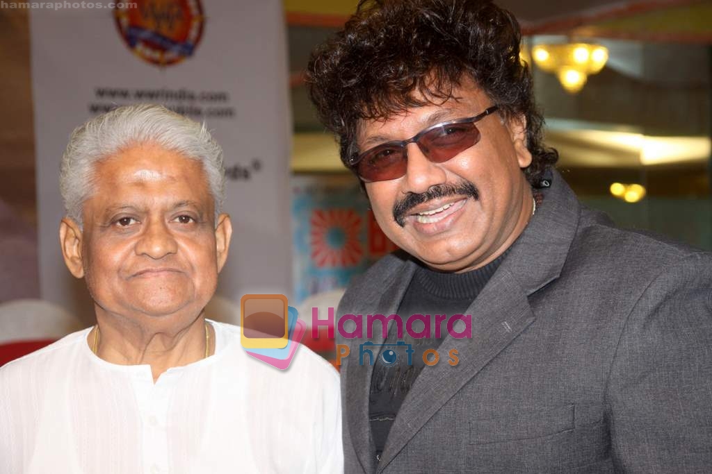 pyarelal ji & shravan rathod at the Audio release of album Rraahat in Renaissance club, Andheri west on 17th April 2010