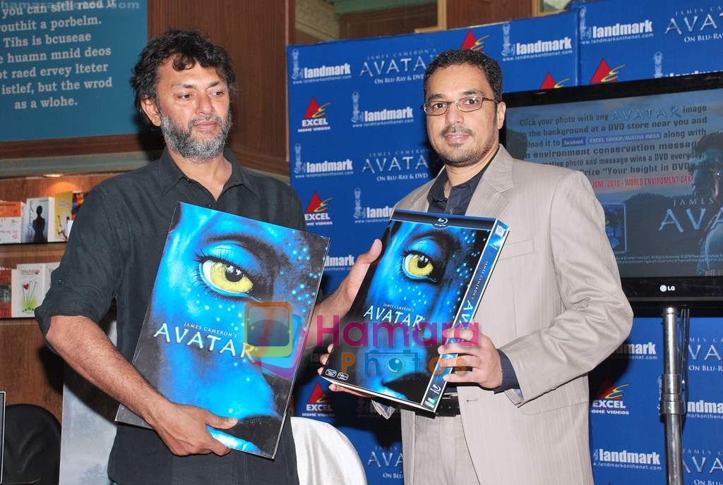 Rakeysh Mehra launches the blu ray ad dvd of Avatar in Infinity Mall on 22nd April 2010
