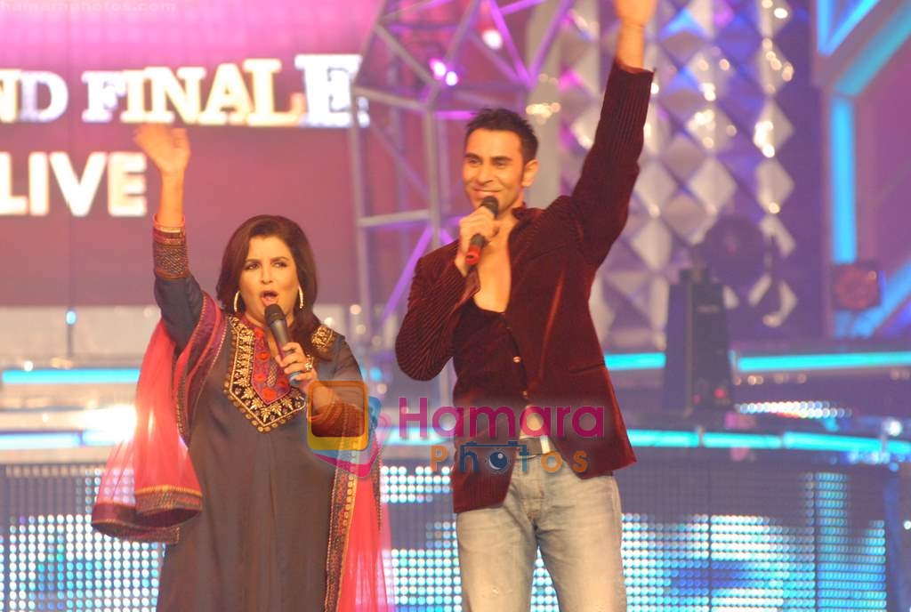Farah Khan, Sandip Soparkar at the grand finale of Dance India Dance in Andheri Sports Complex on 23rd April 2010 