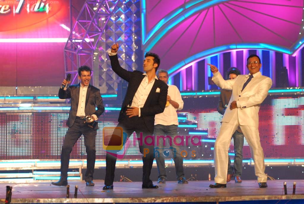 Ranbir Kapoor, Mithun Chakraborty at the grand finale of Dance India Dance in Andheri Sports Complex on 23rd April 2010 