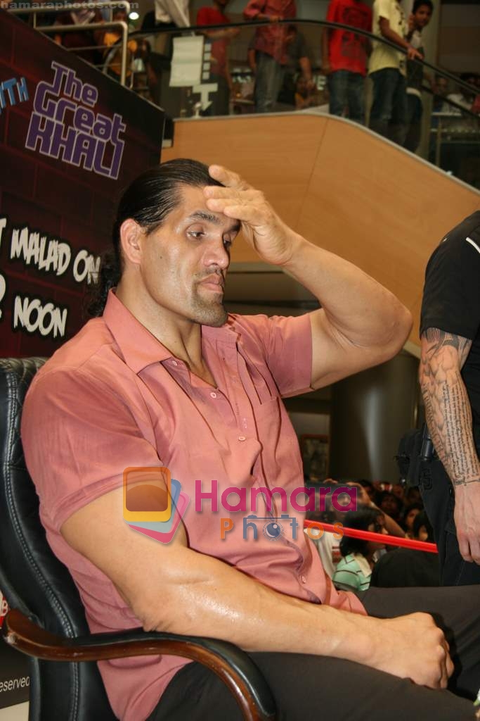 Khali meets fans in Inorbit Mall on 1st May 2010 