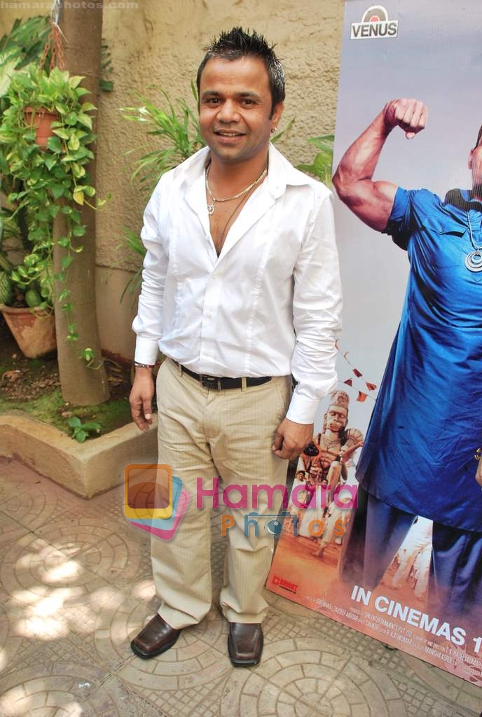 Rajpal Yadav at Kushti film photo shoot in Juhu, Mumbai on 5th May 2010 
