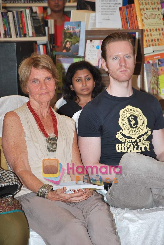 Alex at Love Life and relationship discussion n book launch in Reliance Time Out, Bandra on 8th May 2010 
