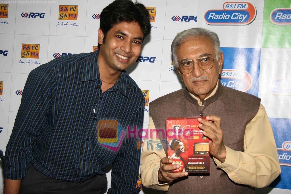 Ameen Sayani launches Geetmala Ki Chhaon Mein - Vol. 11-15 on Radio City 91.1FM in Bandra on 10th May 2010 