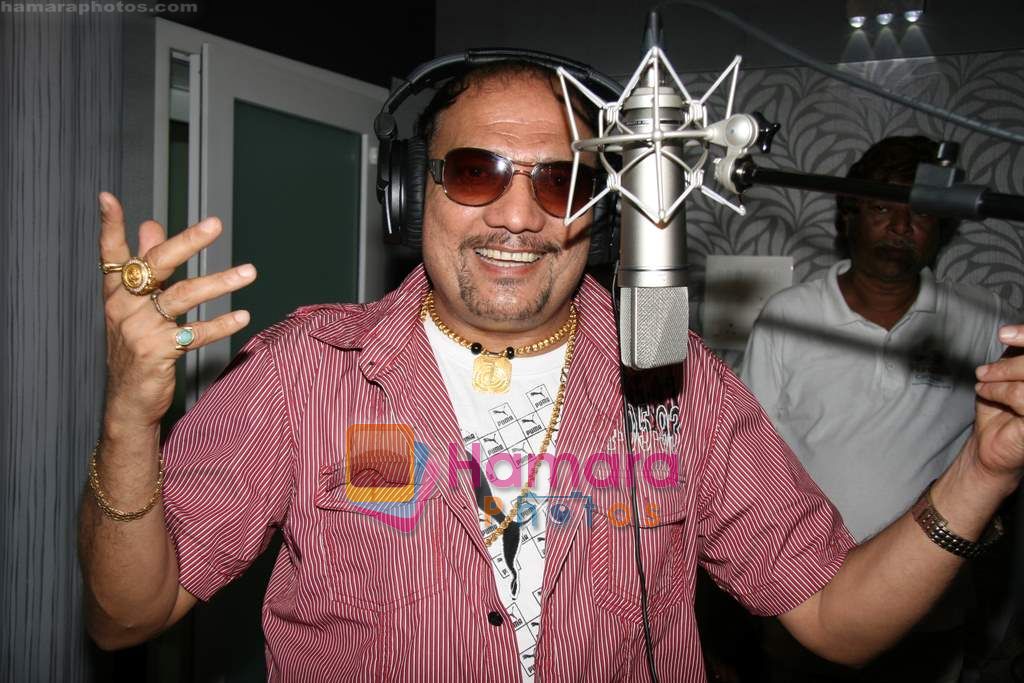 Sampoorna Balaji and Tail Laga Ke album song recording Composed by Labh Jhanjua, Shanky-Rinks and Dev in MHADA on 12th May 2010 