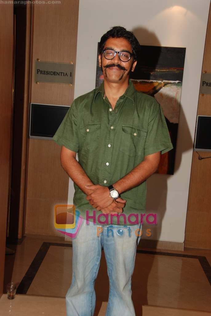 Vrajesh Hirjee at Mr. and Mrs. Sharma Allahabad Wale serial screening in BJN on 17th May 2010 