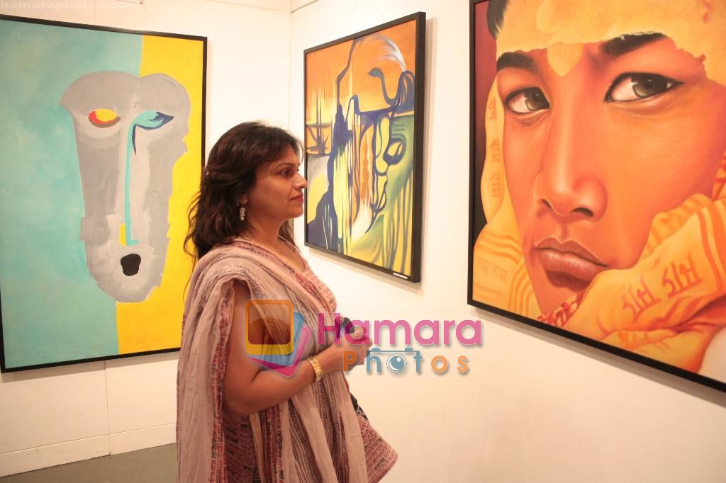 Ananya Banerjee at the launch of Ketik Zaveri's art exhibition on 31st May 2010