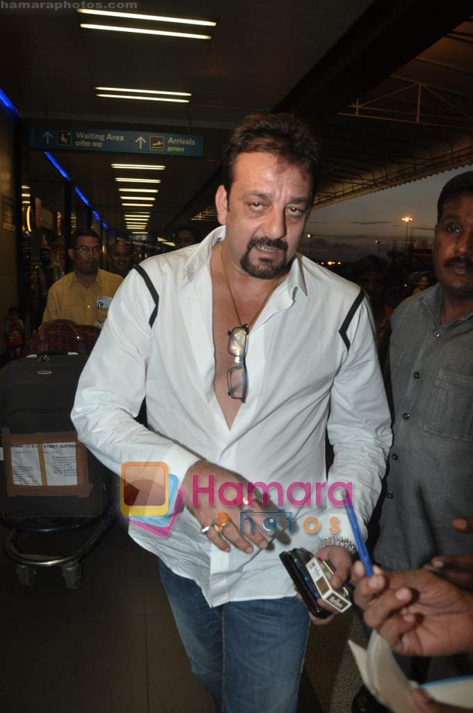 Sanjay Dutt leave for IIFA Colombo in Mumbai Airport on 2nd June 2010 