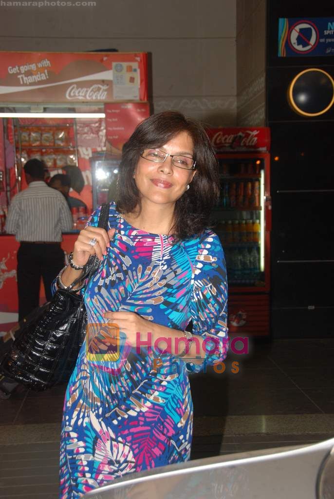 Zeenat Aman leave for IIFA Colombo in Mumbai Airport on 2nd June 2010 