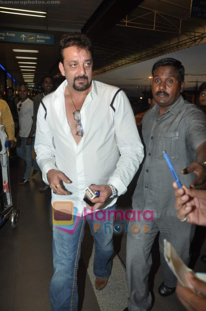 Sanjay Dutt leave for IIFA Colombo in Mumbai Airport on 2nd June 2010 