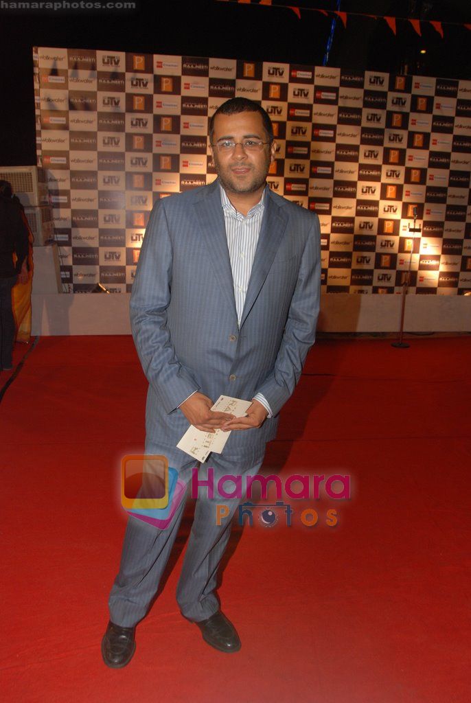 Chetan Bhagat at Raajneeti Premiere in Big Cinemas, Wadala, Mumbai on 3rd June 2010 