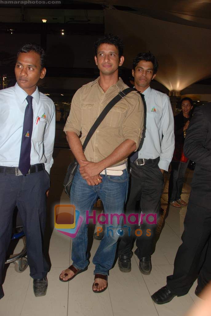 Sharman Joshi arrive back from IIFA in Mumbai Airport on 6th June 2010 