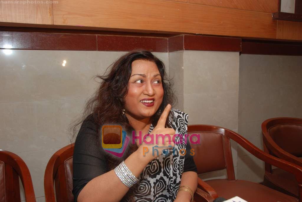 Haji Mastan's wife Shahjehan Begum speaks to media on Once upon a Time In Mumbai film in Andheri, Mumbai on 22nd July 2010 
