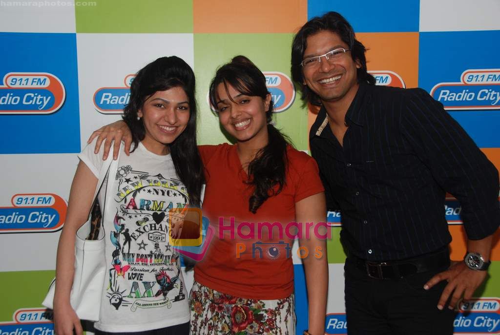 Shaan and Tulsi Kumar promote film Aashayein in Radio City on 23rd July 2010 
