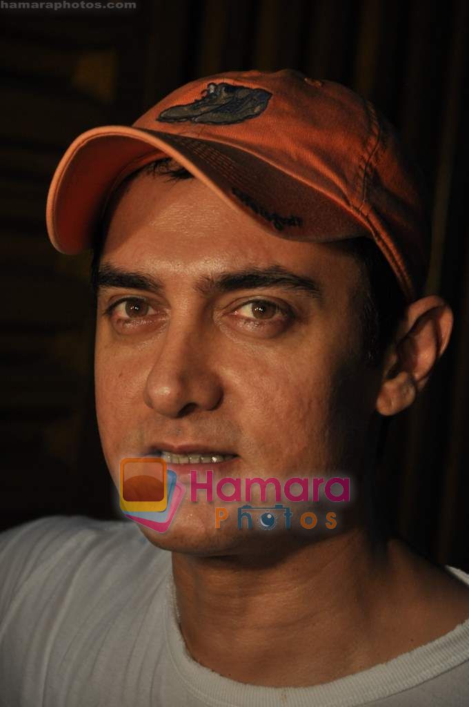 Aamir Khan at the special screening of Peepli Live  in Ketnav on 10th Aug 2010 