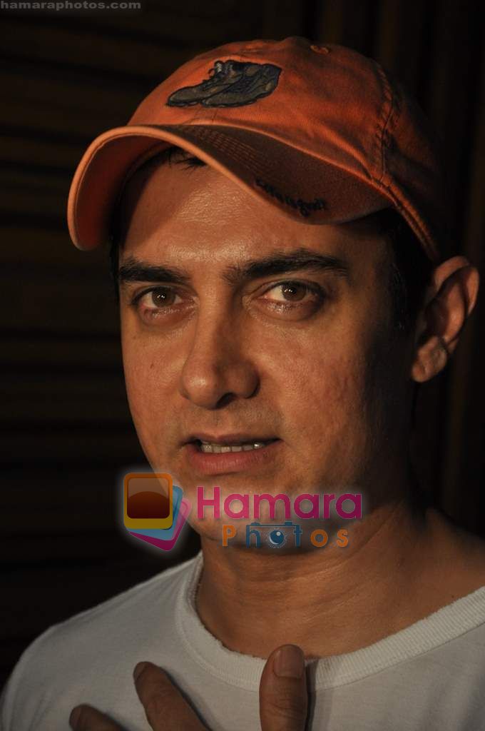 Aamir Khan at the special screening of Peepli Live  in Ketnav on 10th Aug 2010 