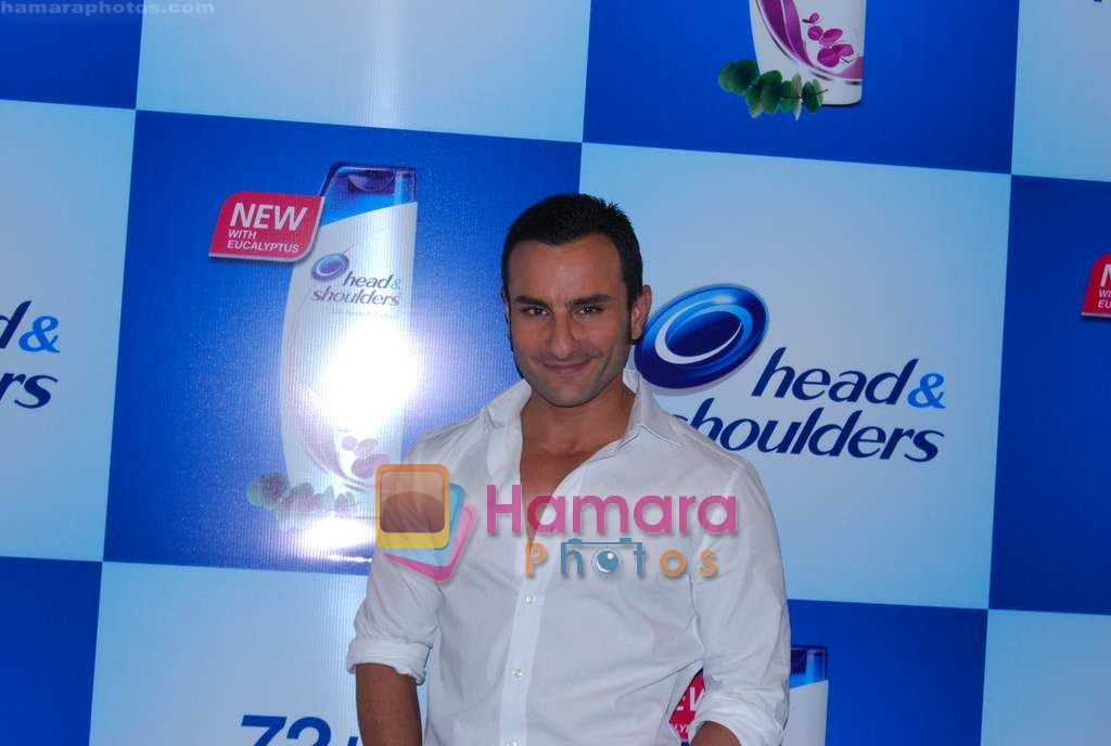Saif Ali Khan at a promotional Head and Shoulders event on 10th Aug 2010 