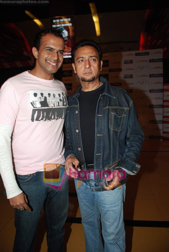 Gulshan Grover, Siddharth Kannan at The Expendables premiere in cinemax on 11th Aug 2010 
